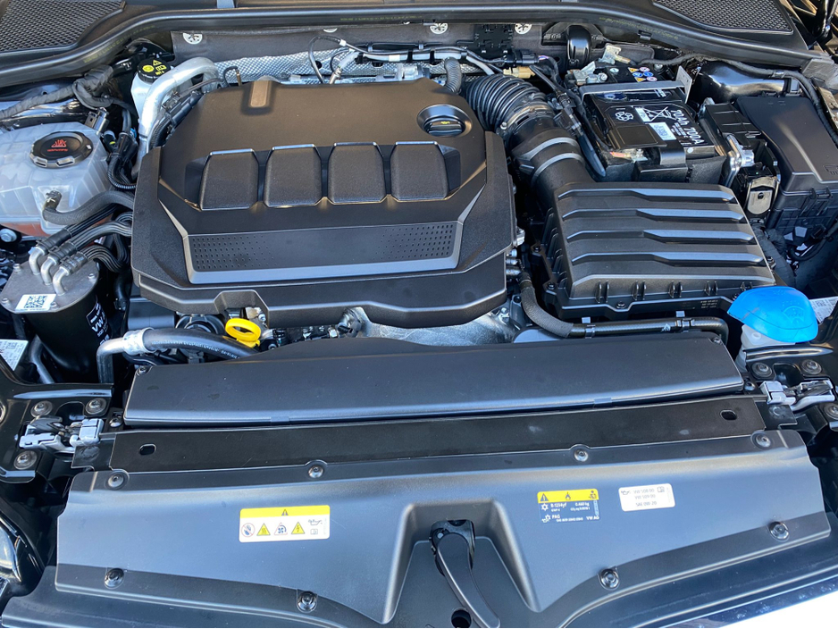 2024 Skoda Octavia - image 23