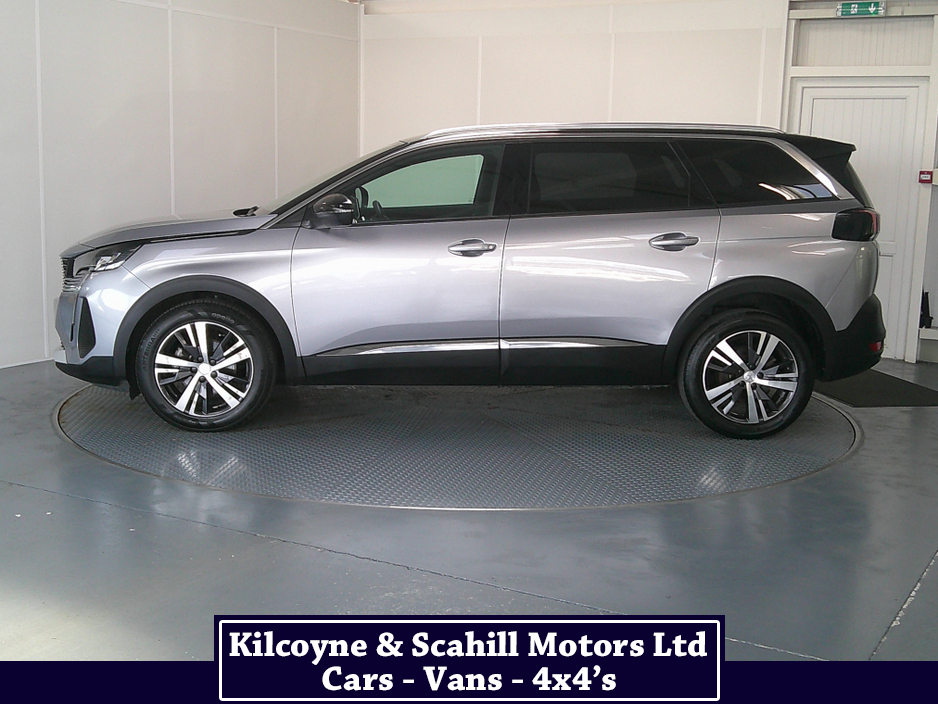 2024 Peugeot 5008 - image 4