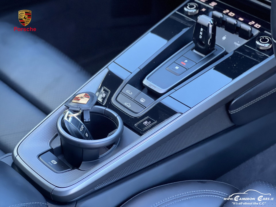 2020 Porsche 911 CARRERA 4SPEED Aventurine Green Metallic €144,950