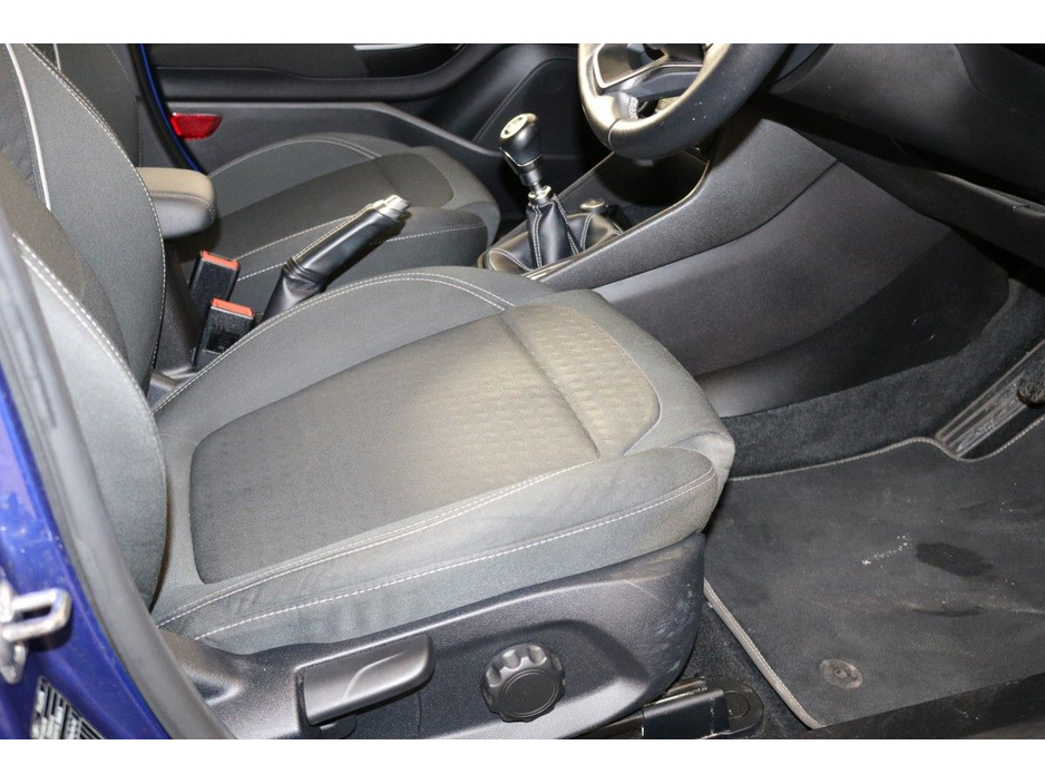 2018 Ford Fiesta - image 11