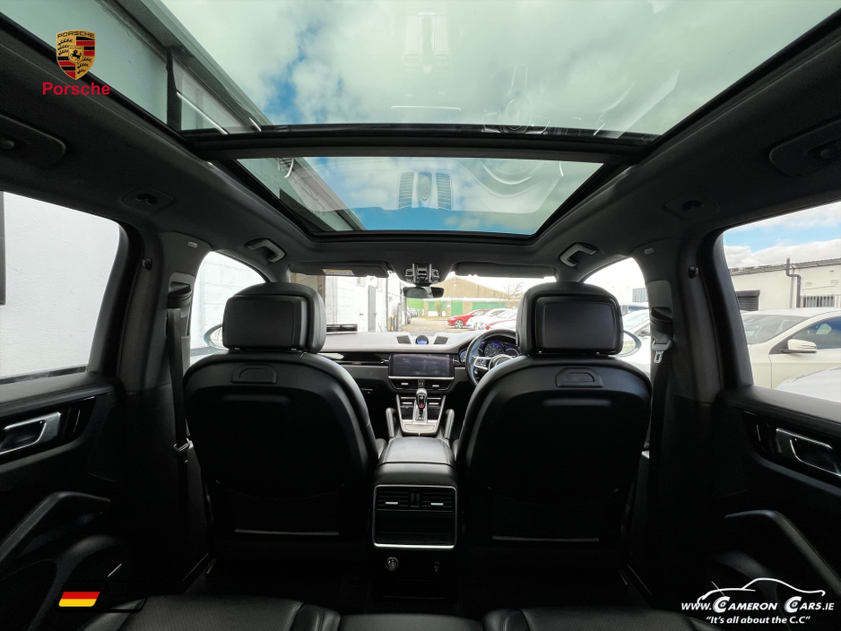 2020 Porsche Cayenne - image 8