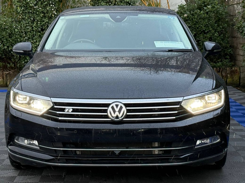 2018 Volkswagen Passat HIGHLINE R-LINE PACK 2.0 TDI // 360 PARKING CAMERAS // LEATHER HEATED & COOLED SEATS // BRAND NEW 19" R-LINE ALLOYS €22,950