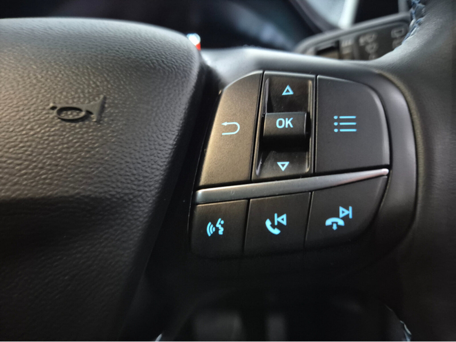 2022 Ford Fiesta - image 13