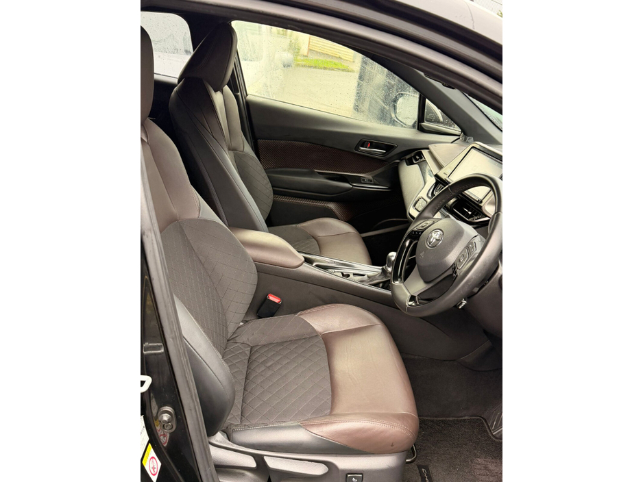 2017 Toyota C-HR  €19,000