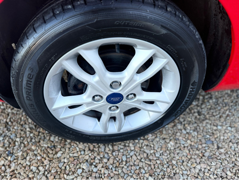 2014 Ford Fiesta ZETEC - 1.2 - LOW INSURANCE - LOW ROAD TAX - IDEAL STARTER/LEARNER CAR OR FAMILY CAR €8,495