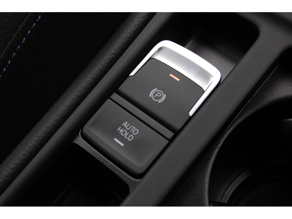 2016 Volkswagen Golf - image 17