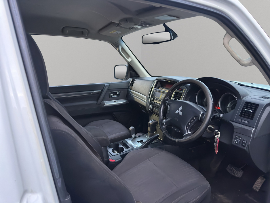 2016 Mitsubishi Pajero 