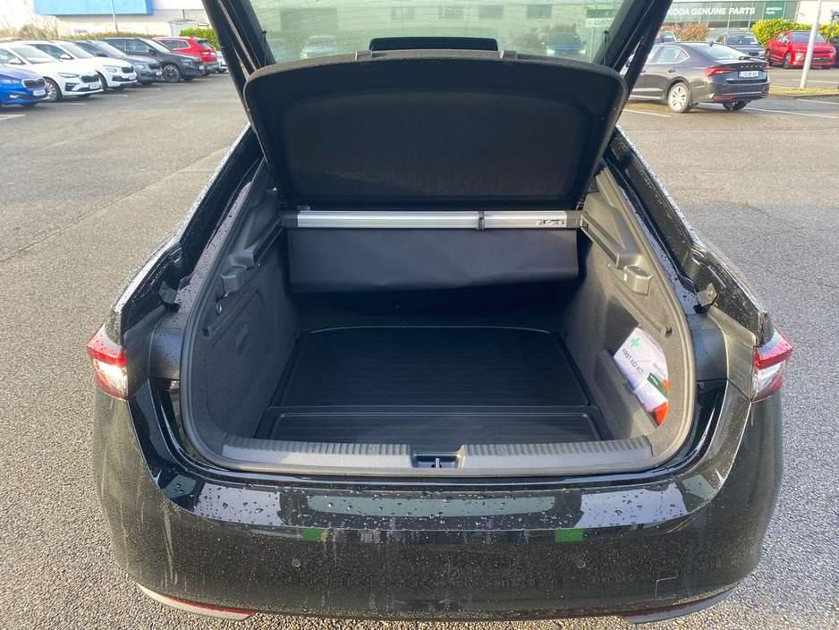 2026 Skoda Superb - image 9