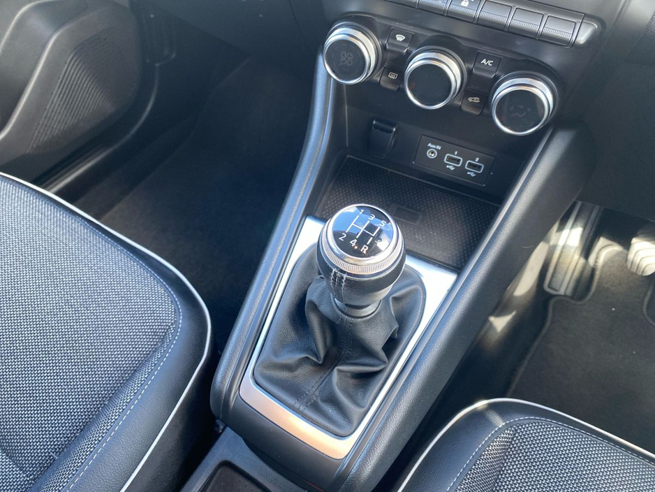 2020 Renault Captur - image 16