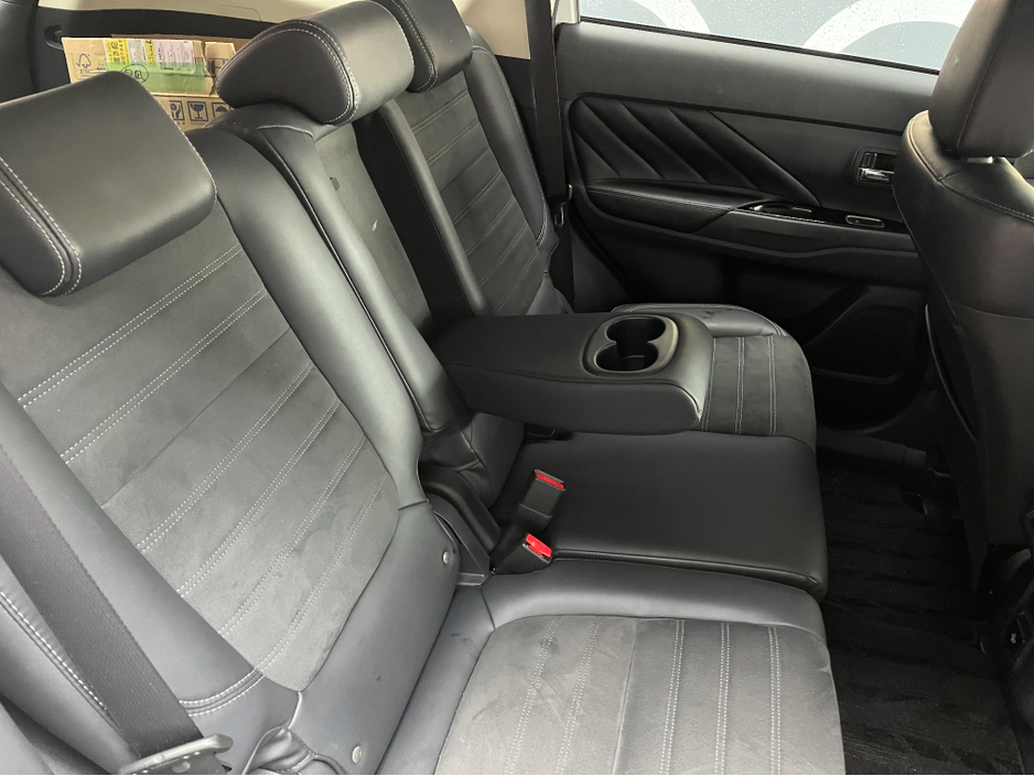 2019 Mitsubishi Outlander €21950 2019 MITSUBISHI OUTLANDER PHEV ED 2.4 AUTOMATIC / CRUISE CONTROL / REVERSE CAMERA / ELECTRIC HEATED SEATS / HEATED STEERING WHEEL €21,950