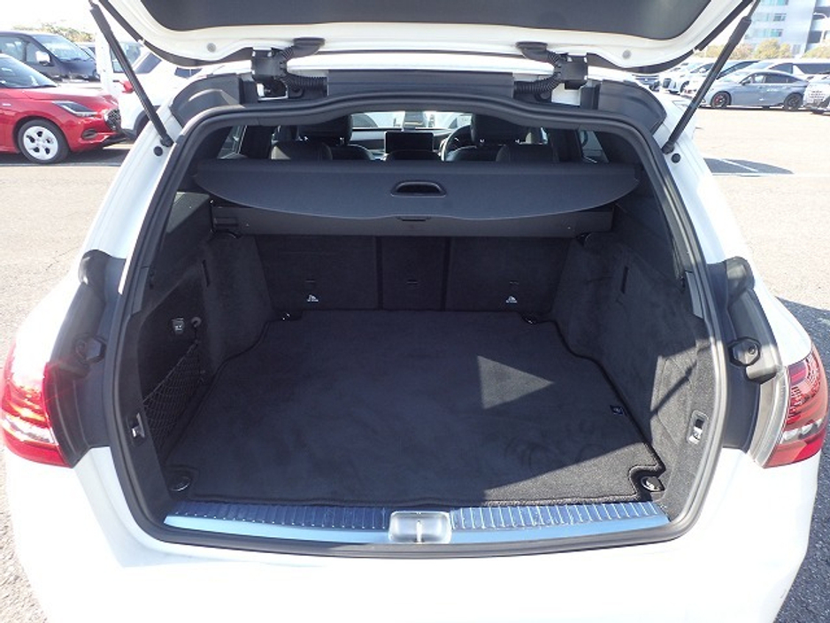 2019 Mercedes-Benz C Class - image 9