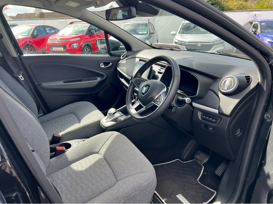 2021 Renault Zoe - image 9