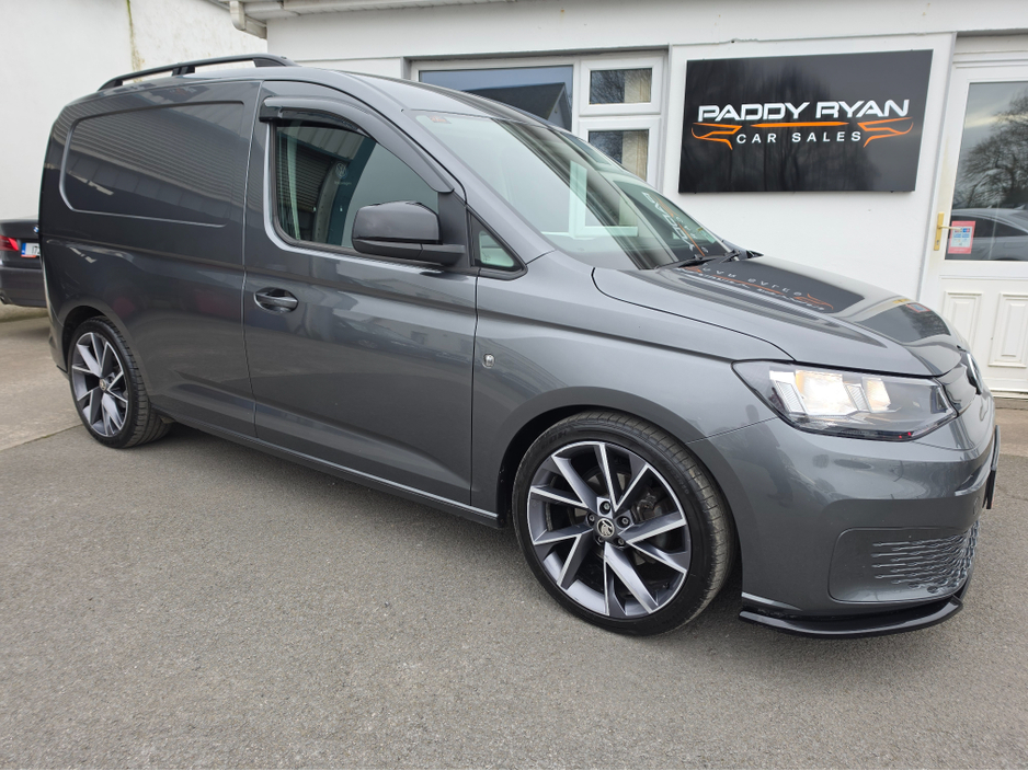 2021 Volkswagen Caddy - image 2