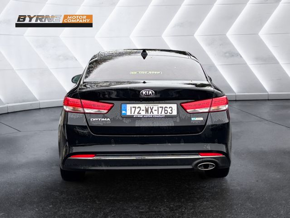 2017 Kia Optima - image 3