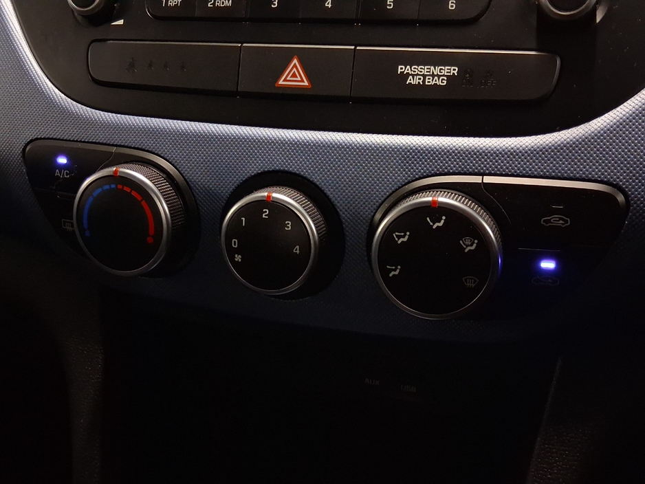 2015 Hyundai i10 - image 11