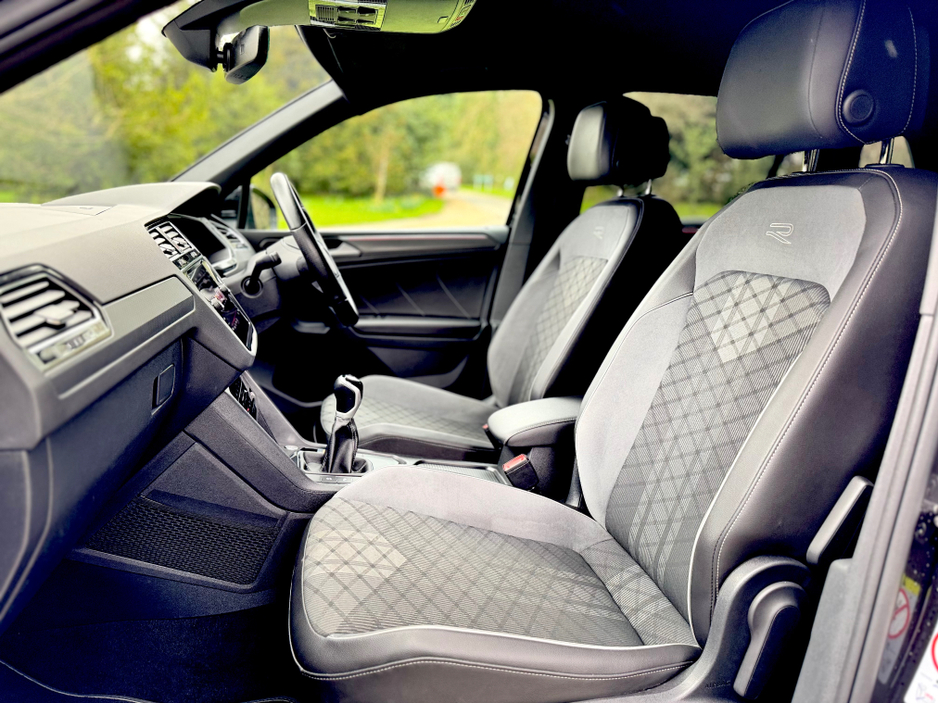 2023 Volkswagen Tiguan - image 12