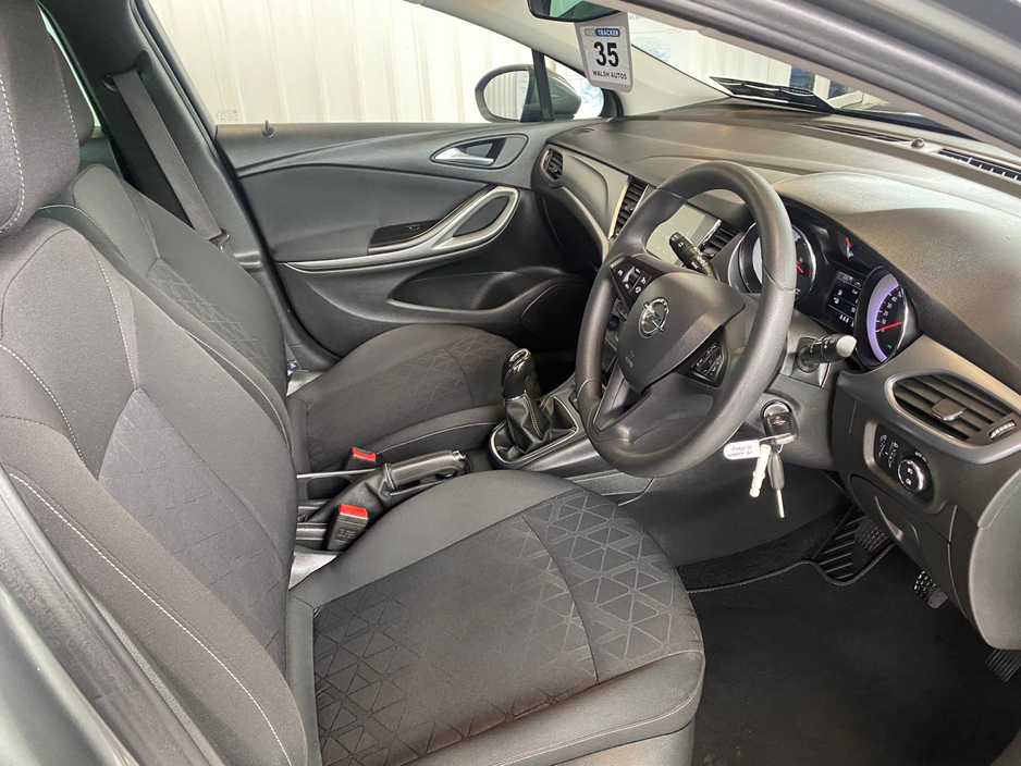 2019 Opel Astra - image 11