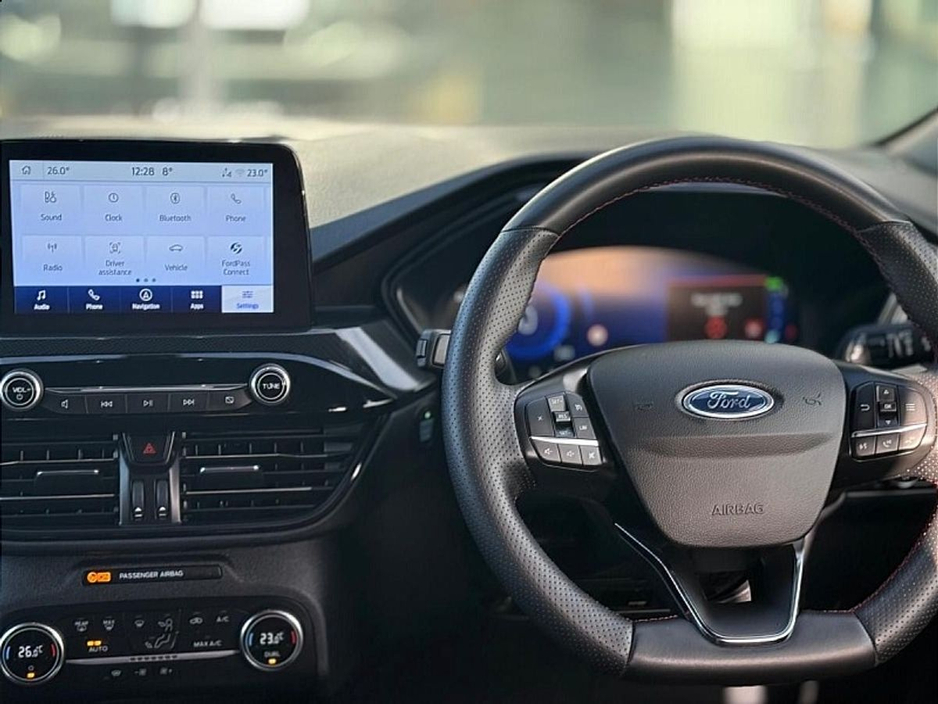 2022 Ford Kuga - image 12