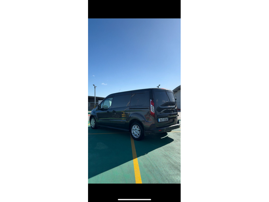 2018 Ford Transit - image 4