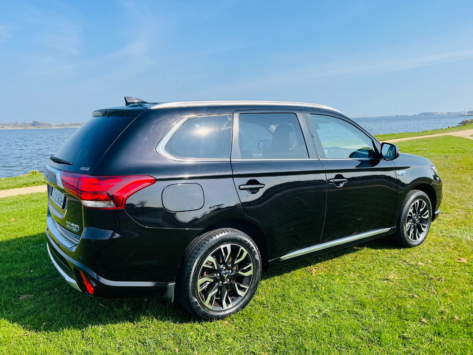2017 Mitsubishi Outlander - image 7
