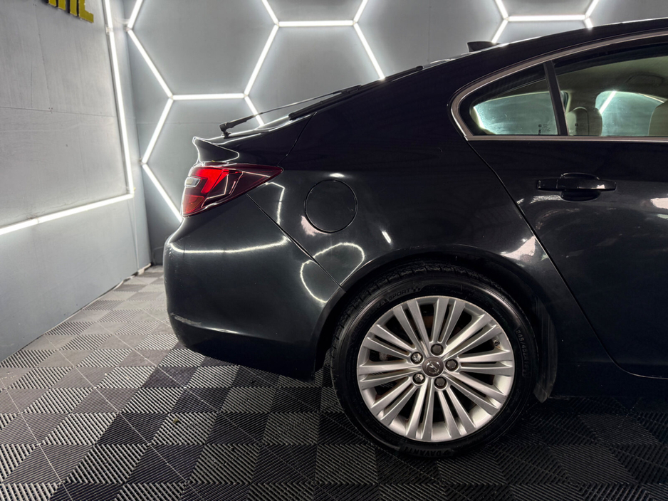 2016 Opel Insignia - image 7