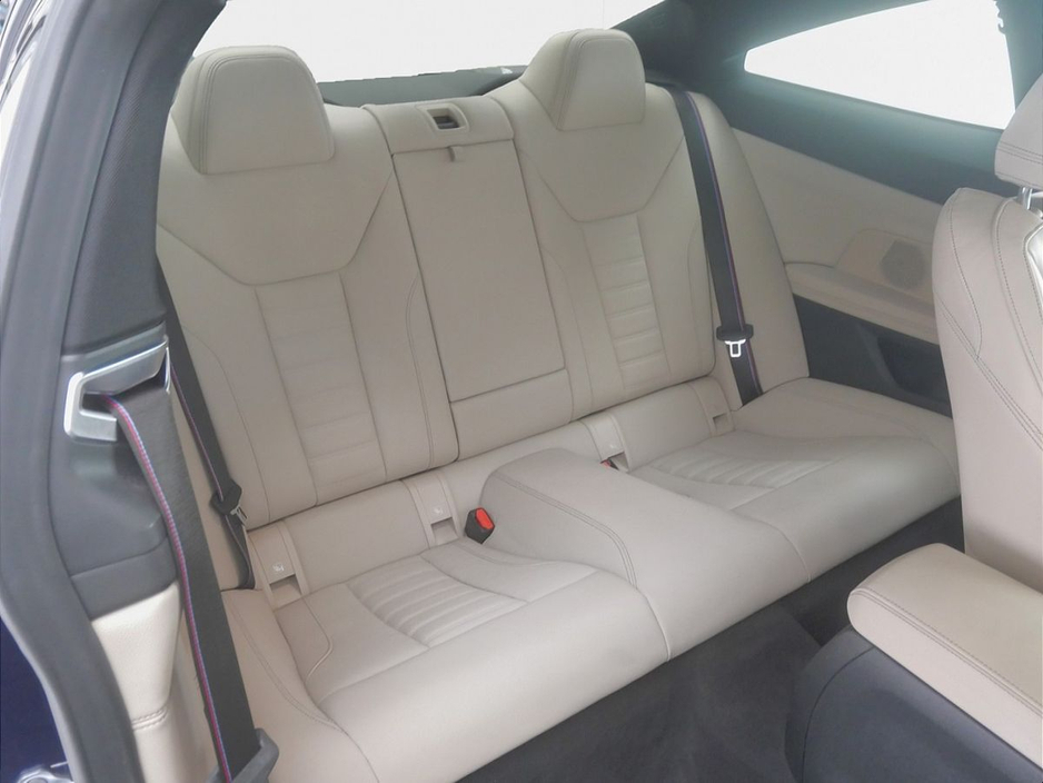 2023 BMW 4 Series - image 9