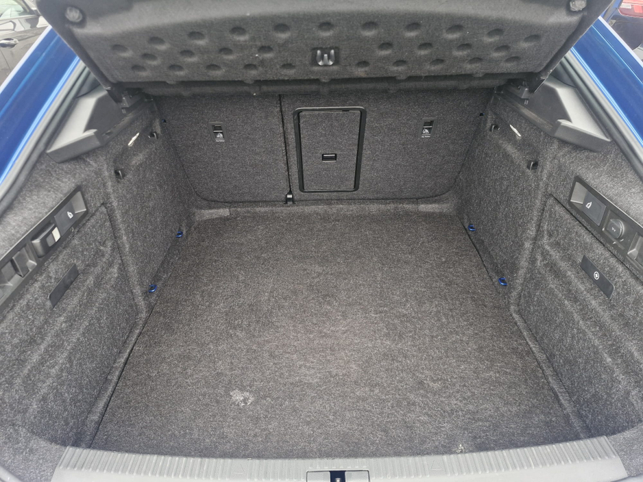 2020 Skoda Superb - image 25