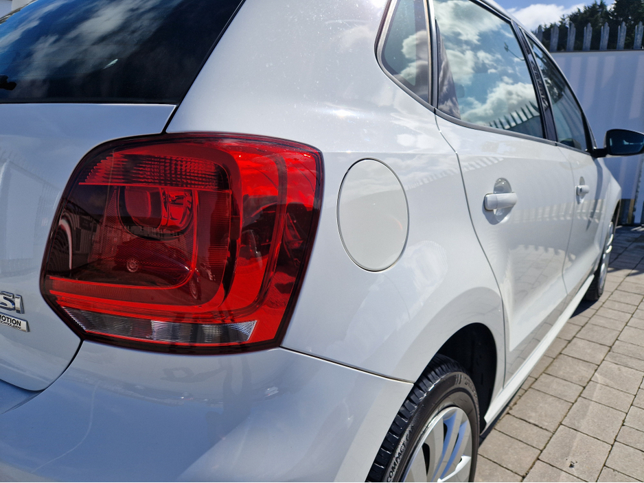 2013 Volkswagen Polo - image 12