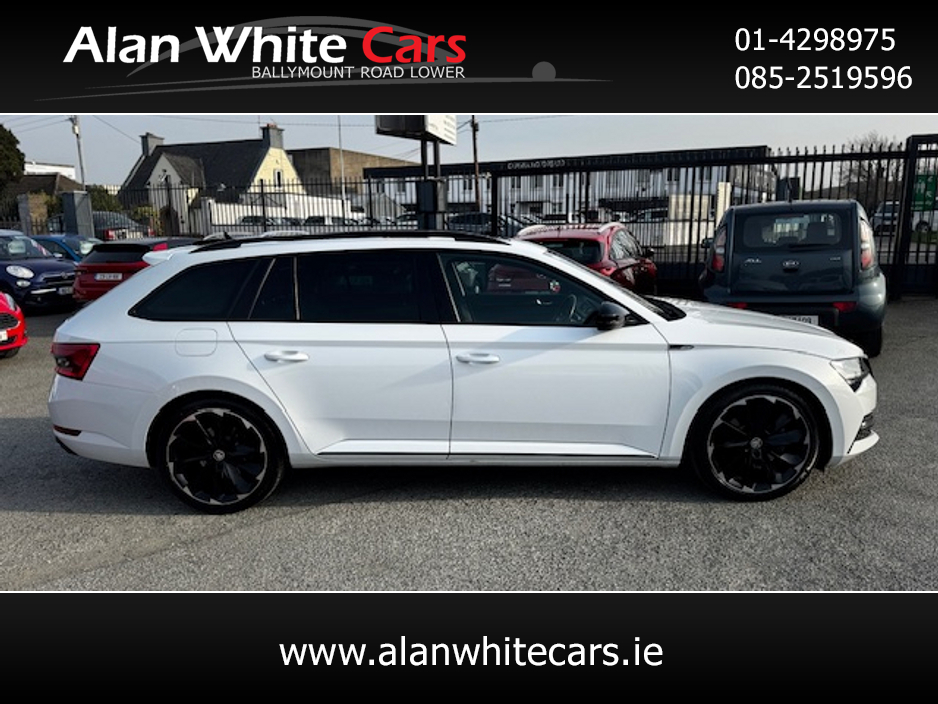 2023 Skoda Superb - image 12