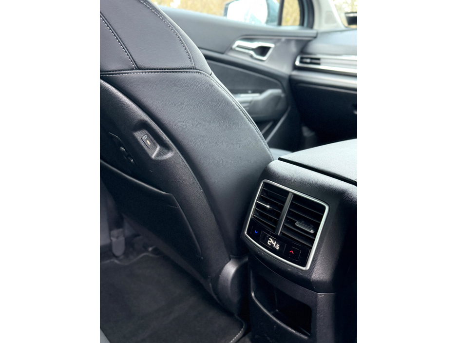 2022 Kia Sportage - image 36