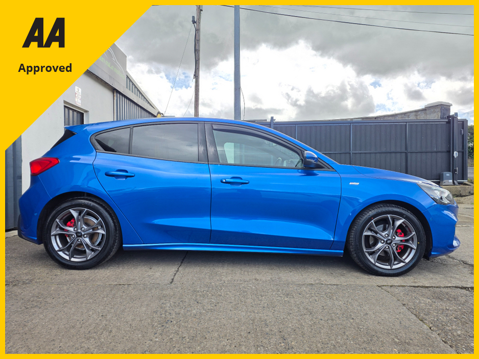 2022 Ford Focus - image 9