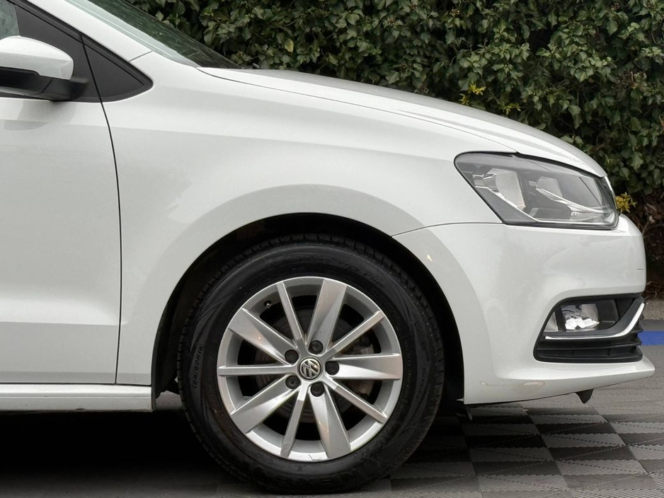 2015 Volkswagen Polo - image 9