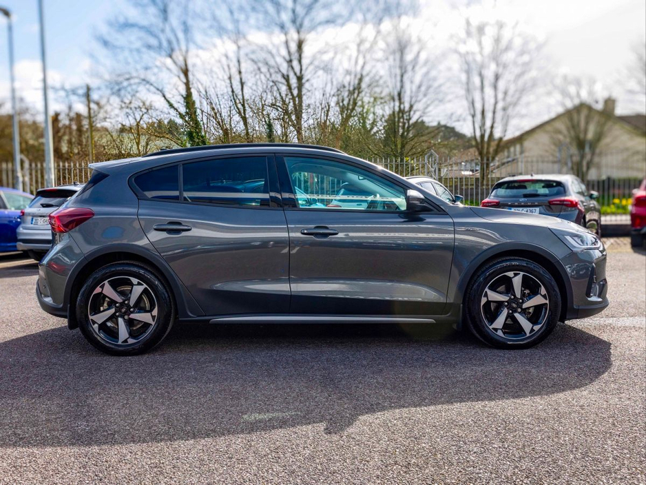 2024 Ford Focus - image 9