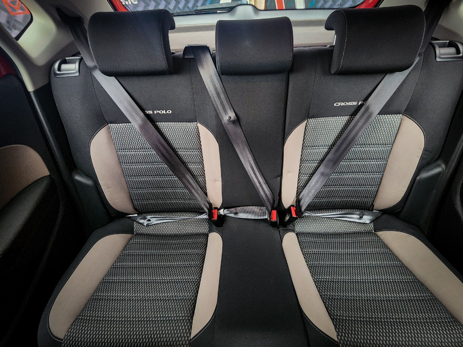 2013 Volkswagen Polo - image 33