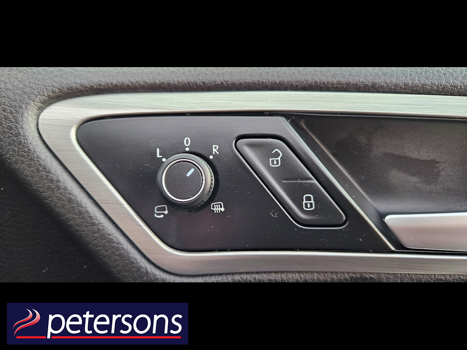 2017 Volkswagen Golf VOLKSWAGEN GOLF 1.2 PETROL AUTOMATIC - LOW MILEAGE €17,950