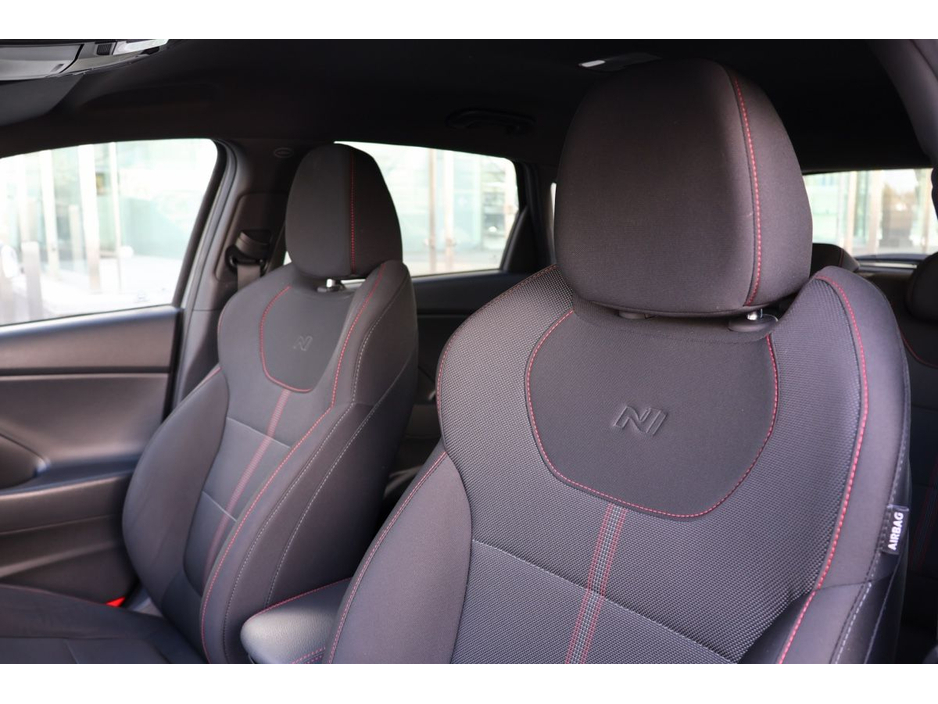 2021 Hyundai i30 - image 13