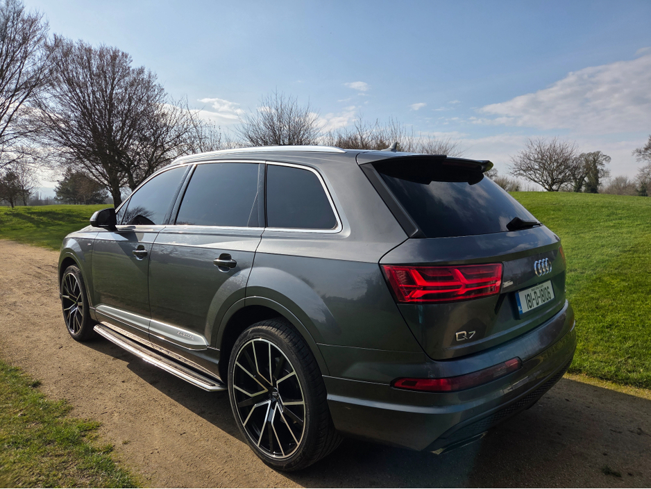 2018 Audi Q7 - image 11
