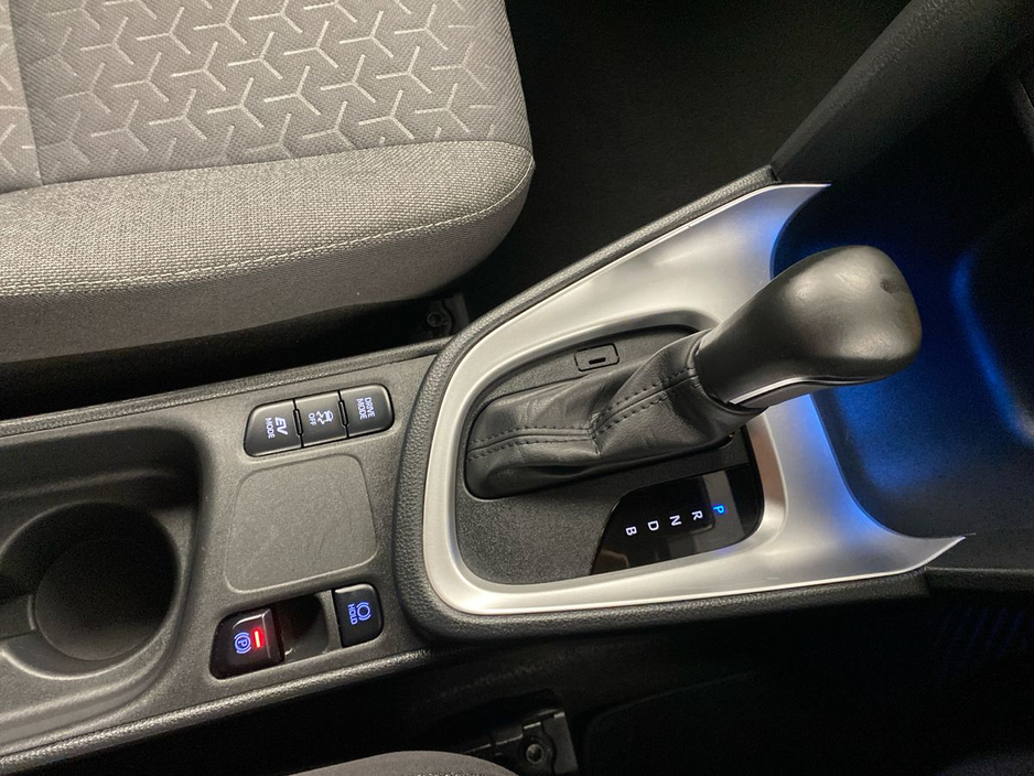 2023 Toyota Yaris - image 14