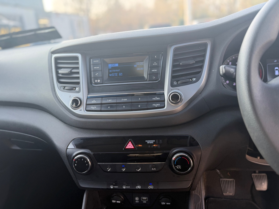 2017 Hyundai Tucson - image 16