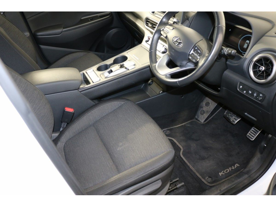 2022 Hyundai Kona - image 11