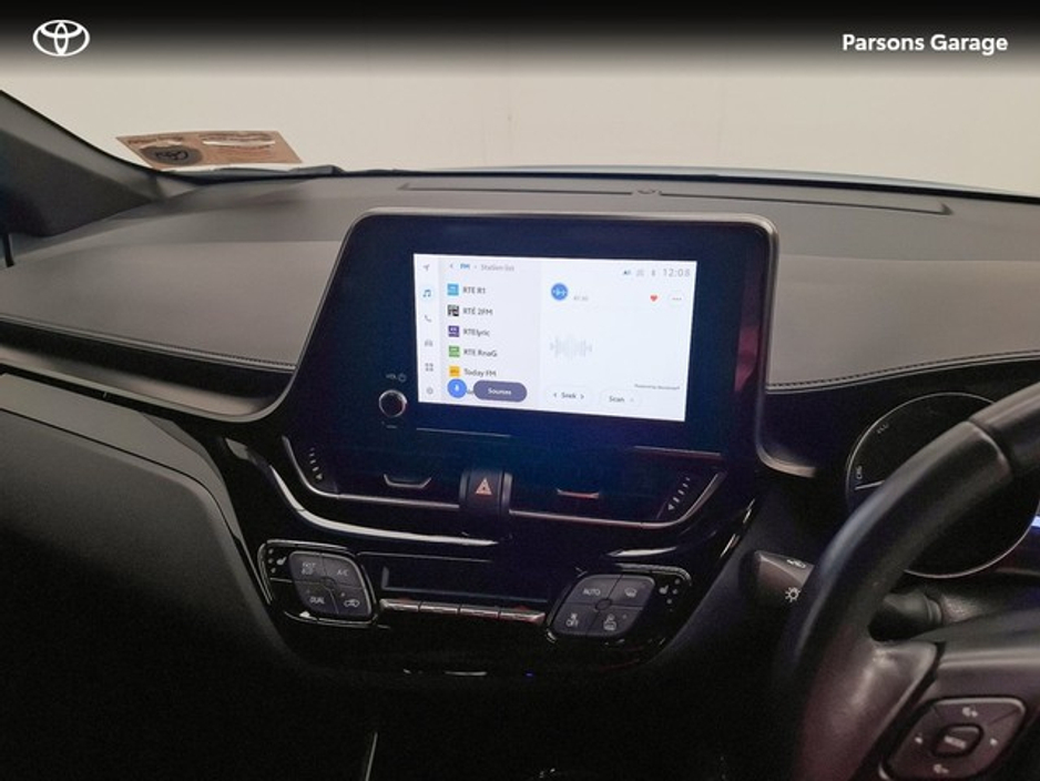 2022 Toyota C-HR - image 12