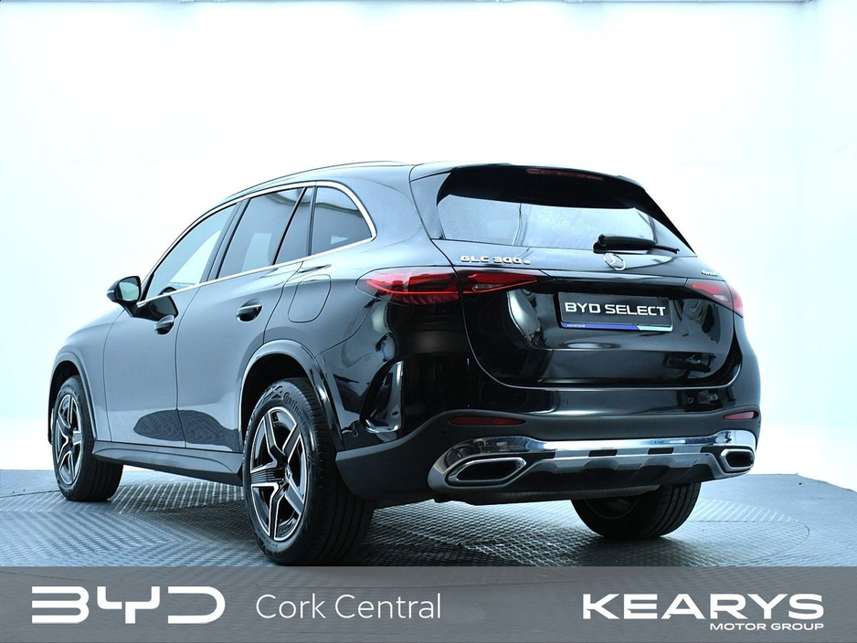 2025 Mercedes-Benz GLC Class - image 7