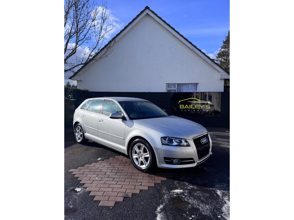 2013 Audi A3 - image 2