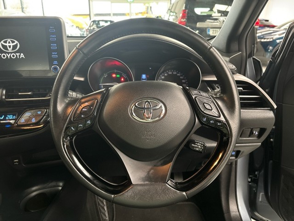 2023 Toyota C-HR - image 9