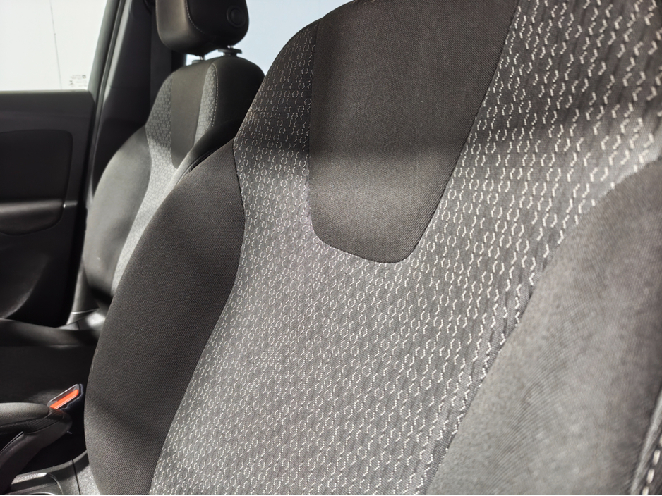 2022 Opel Crossland X - image 14