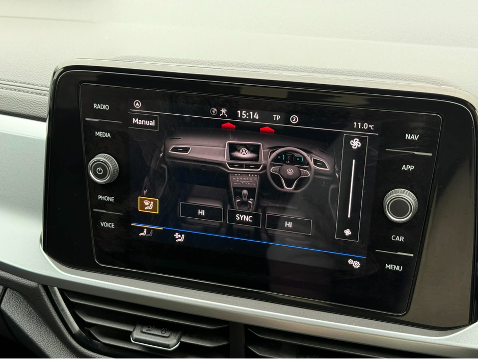 2024 Volkswagen T-Roc - image 12