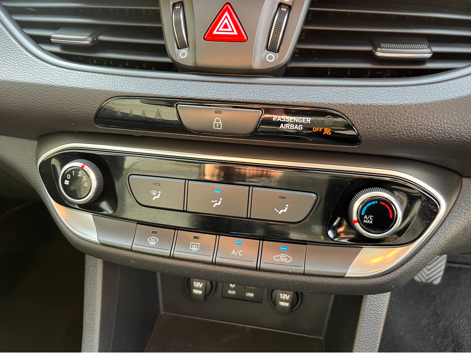 2017 Hyundai i30 - image 15