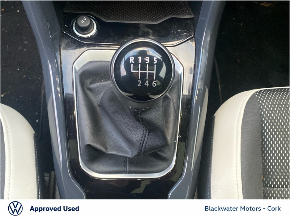 2019 Volkswagen T-Roc - image 23