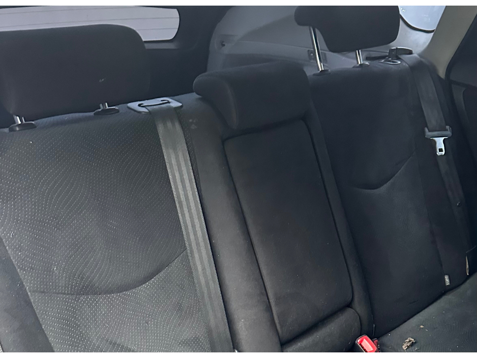 2013 Toyota Prius - image 11