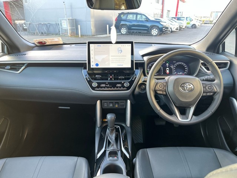 2024 Toyota Corolla Cross - image 8